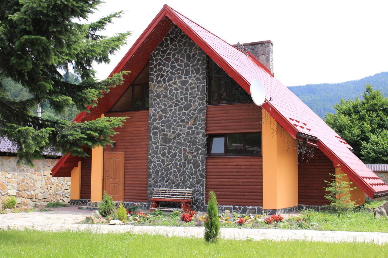 Sokolyne gnizdo Hotel Korosztyiv Kültér fotó