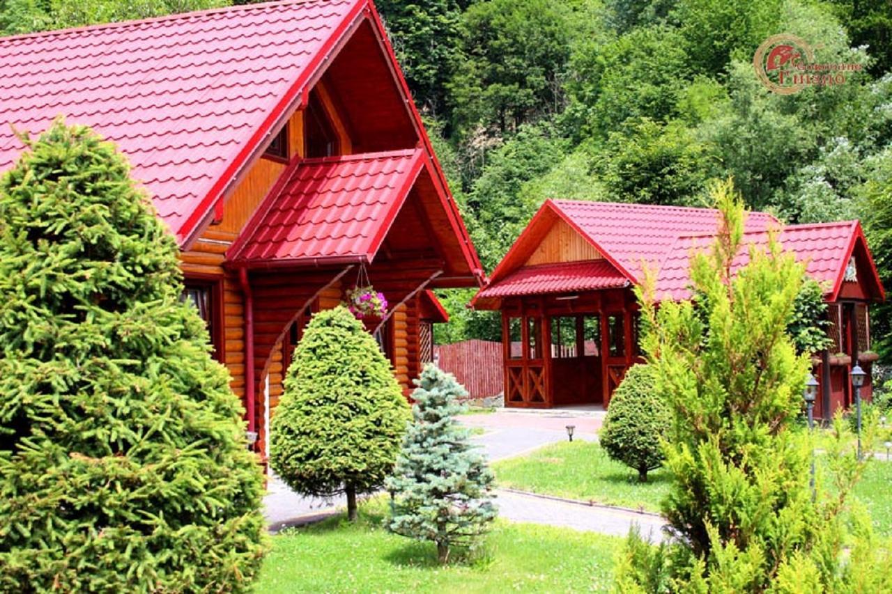 Sokolyne gnizdo Hotel Korosztyiv Kültér fotó