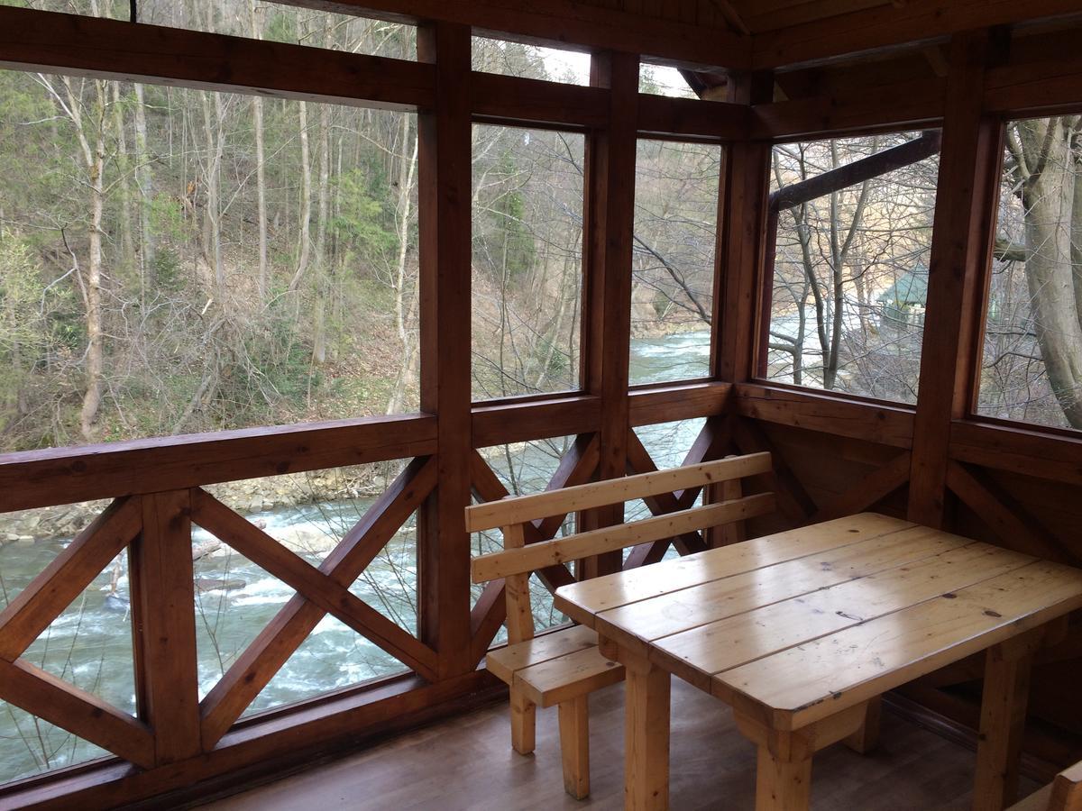 Sokolyne gnizdo Hotel Korosztyiv Kültér fotó